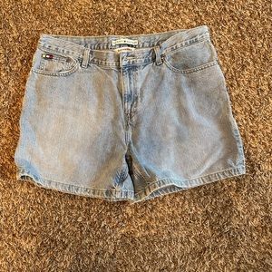 EUC. Tommy Hilfiger light denim shorts. Size 12.